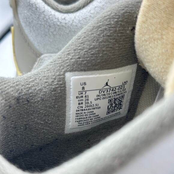 NIKE AIR JORDAN Retro SE Mid Sneakers Craft Photon Dust Gray Sz 8M 9.5W - Picture 7 of 8